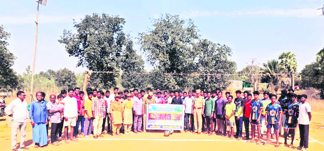 రామప్పలో భక్తుల సందడి
3