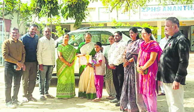 విశ్వతేజకు బాలరత్న 
1