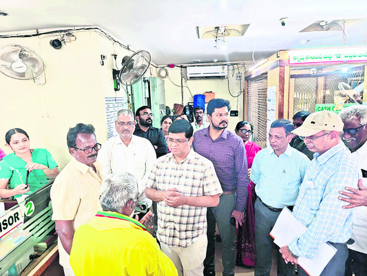 విధుల్లో నిర్లక్ష్యం వహిస్తే చర్యలు
1