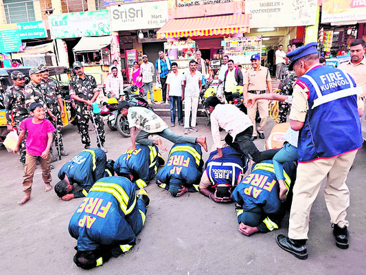 శ్రీశైలంలో పోలీసుల మాక్‌ డ్రిల్‌ 1