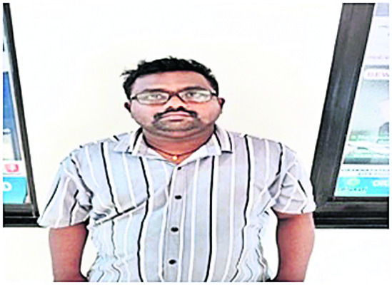 ఇద్దరు బెట్టింగ్‌ రాయుళ్ల అరెస్ట్‌1