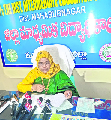 దండిగా నిధులు.. 1