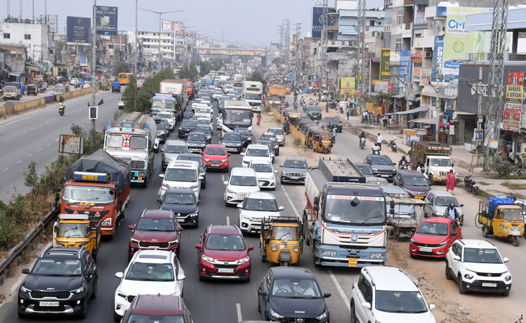Heavy Traffic Jam In Vijayawada-Hyderabad Highway PHotos14