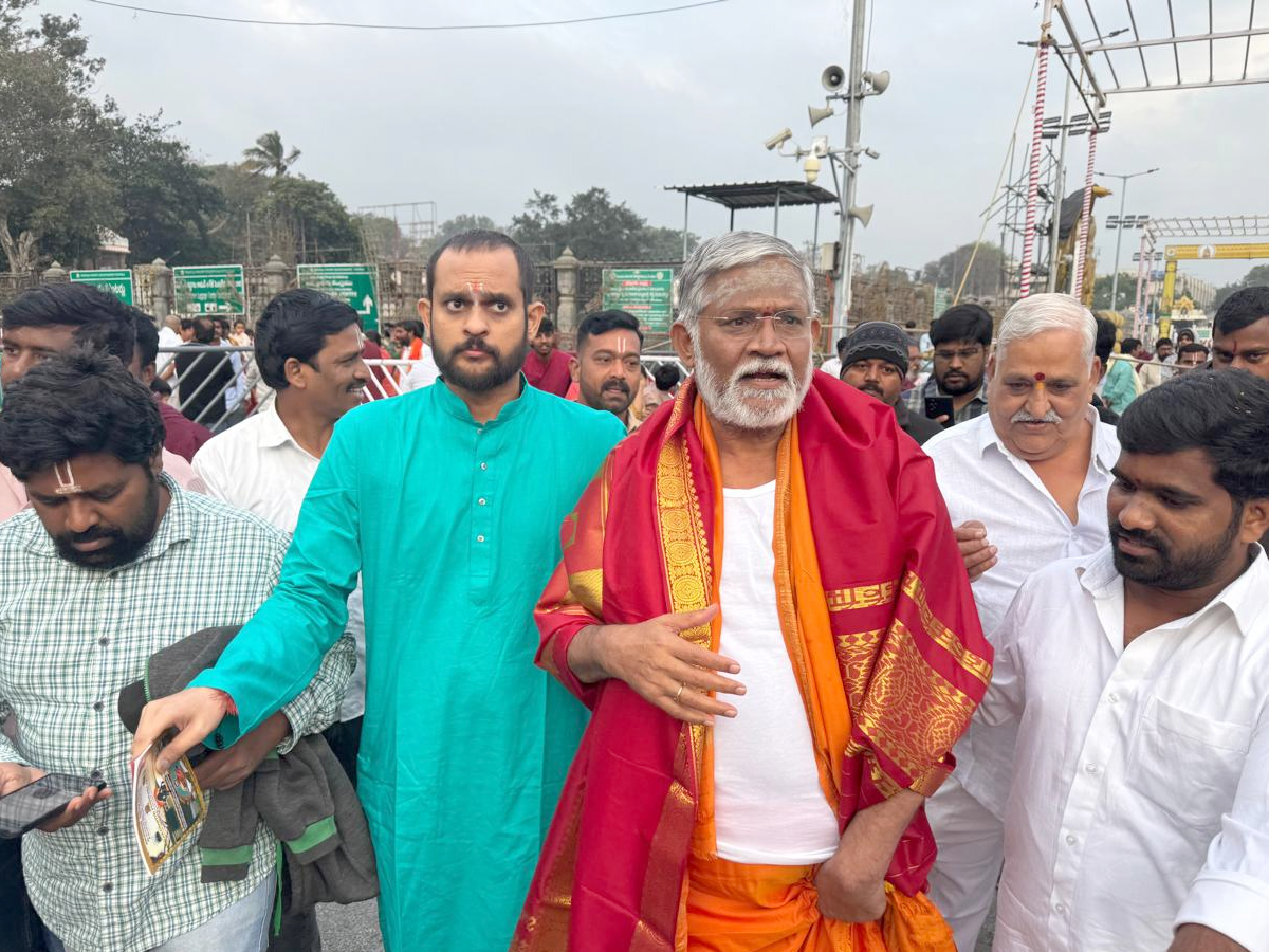 Senior Artist Tanikella Bharani Visited Tirumala Photos7