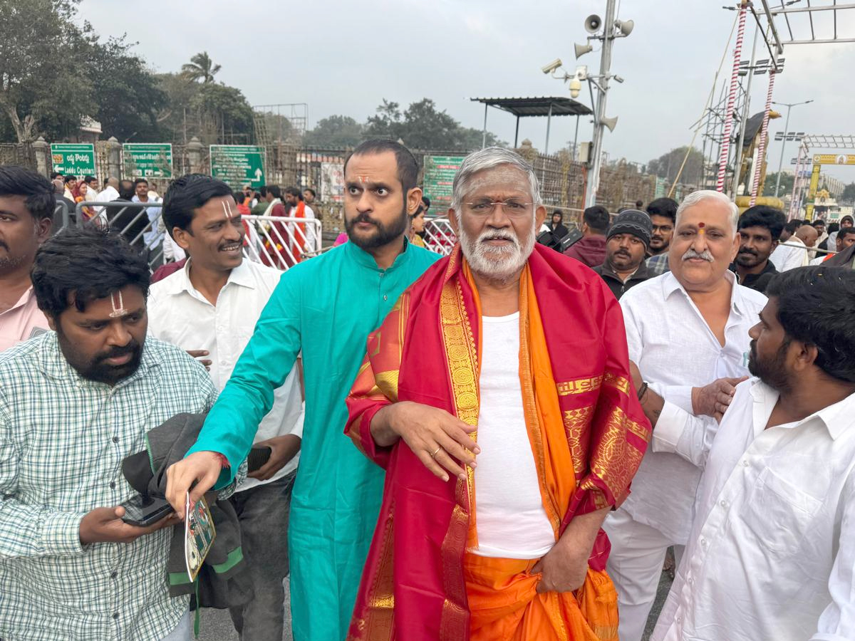 Senior Artist Tanikella Bharani Visited Tirumala Photos8