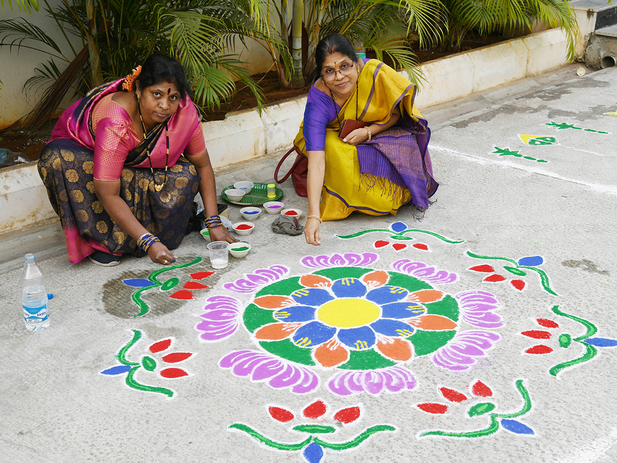 Telangana Secretariat employees fly kites during a pre Sankranti8