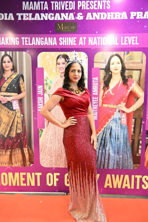 Telangana queens shine in Mrs India competition Photos12