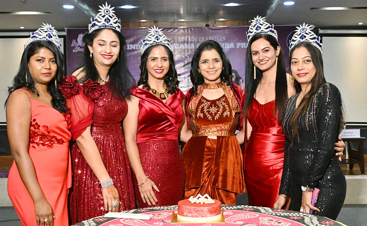 Telangana queens shine in Mrs India competition Photos3
