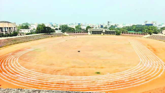 రాయి గరుడుడు అలంకరణలో శ్రీవారు  2