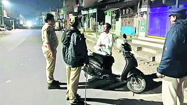 ఊరెళ్తున్నారా.. ఊడ్చేస్తారు..!2