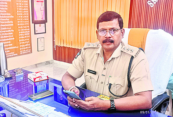 ఊరెళ్తున్నారా.. ఊడ్చేస్తారు..!4