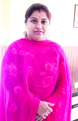 చుట్టుపక్కల వారందరితో కలిసి..
1