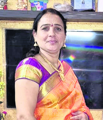 రోజు ఒకరింట్లో పిండి వంటలు
1