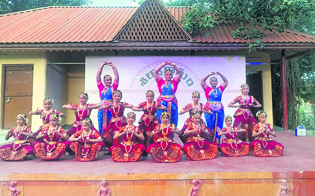 నేటి నుంచి కళాశాలలకు సంక్రాంతి సెలవులు
1