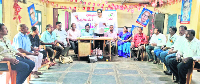 అట్టహాసంగా తిరువీధి సేవ 1