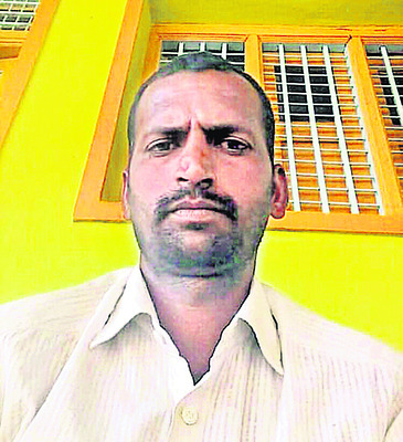 కూతురు కోసం వచ్చి.. కాటికి చేరాడు! 1