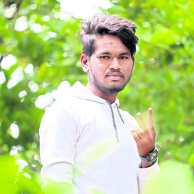 ఉరేసుకుని మహిళ ఆత్మహత్య1