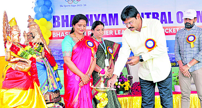 అవసరమైతేనే  యూరియా కొనాలి 
1