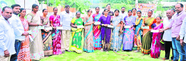 పేదల సంక్షేమమే ధ్యేయం
1