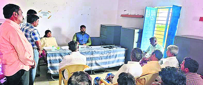 రీ సర్వేలో లోటుపాట్లను సరిదిద్దాలి 1