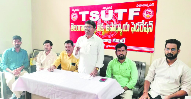 గురుకులాల్లో ప్రవేశాలకు  దరఖాస్తుల ఆహ్వానం2