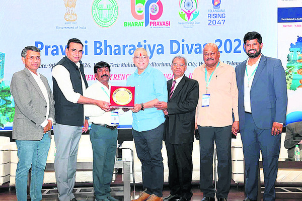 ప్రవాస భారతీయులకు   అండగా ప్రభుత్వం3