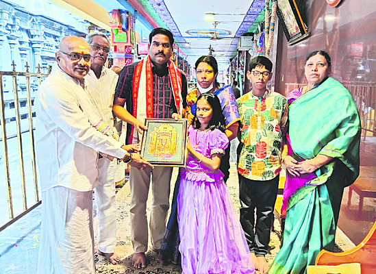 దుర్గమ్మకు భక్తుల విరాళాలు 2