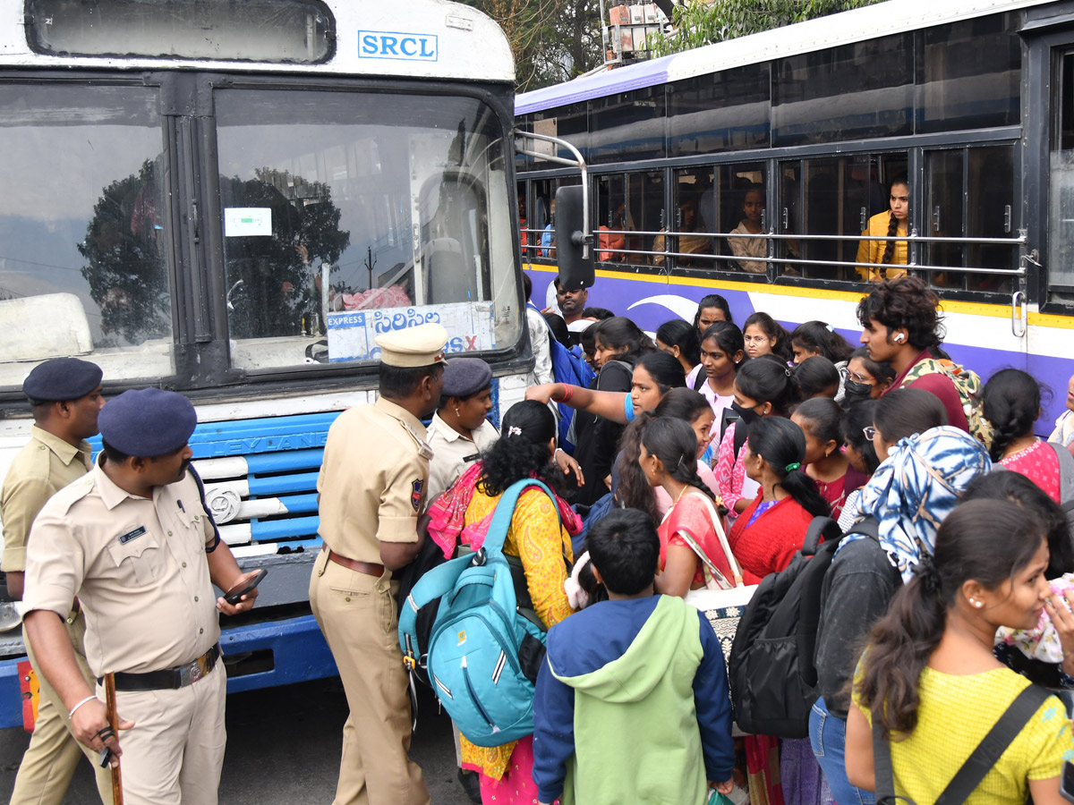Huge Public Rush In Bus Stands And Railway Stations On Eve Of Sankranti Festival Photos25