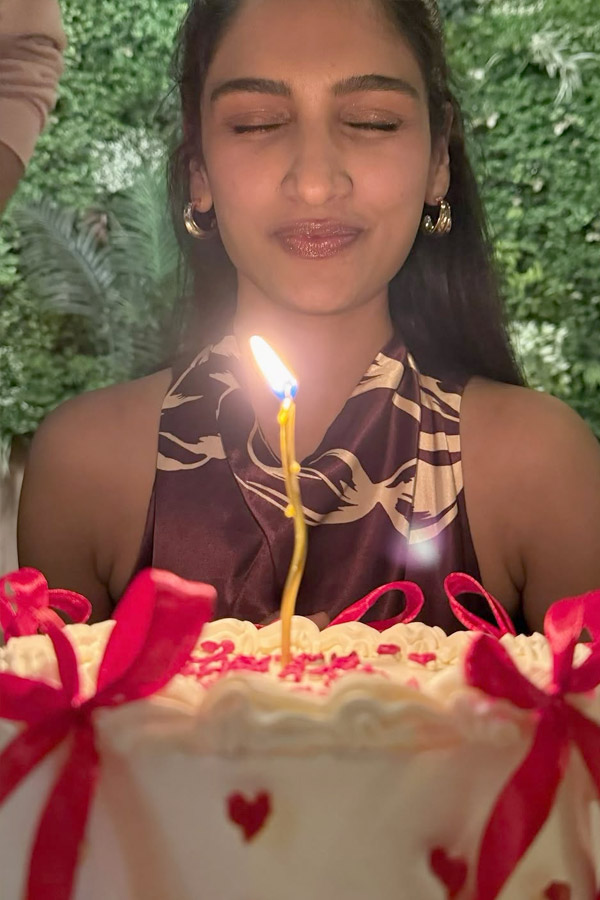 Nithiin celebrates his wife Shalini birthday with love and smiles Photos3