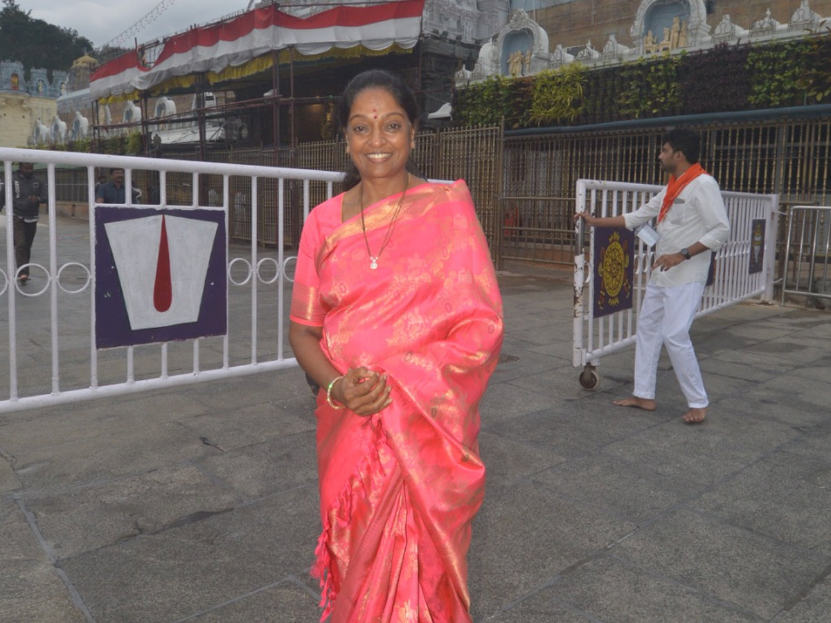 Tollywood Celebrities Visits Tirumala Tirupati Temple Photos11