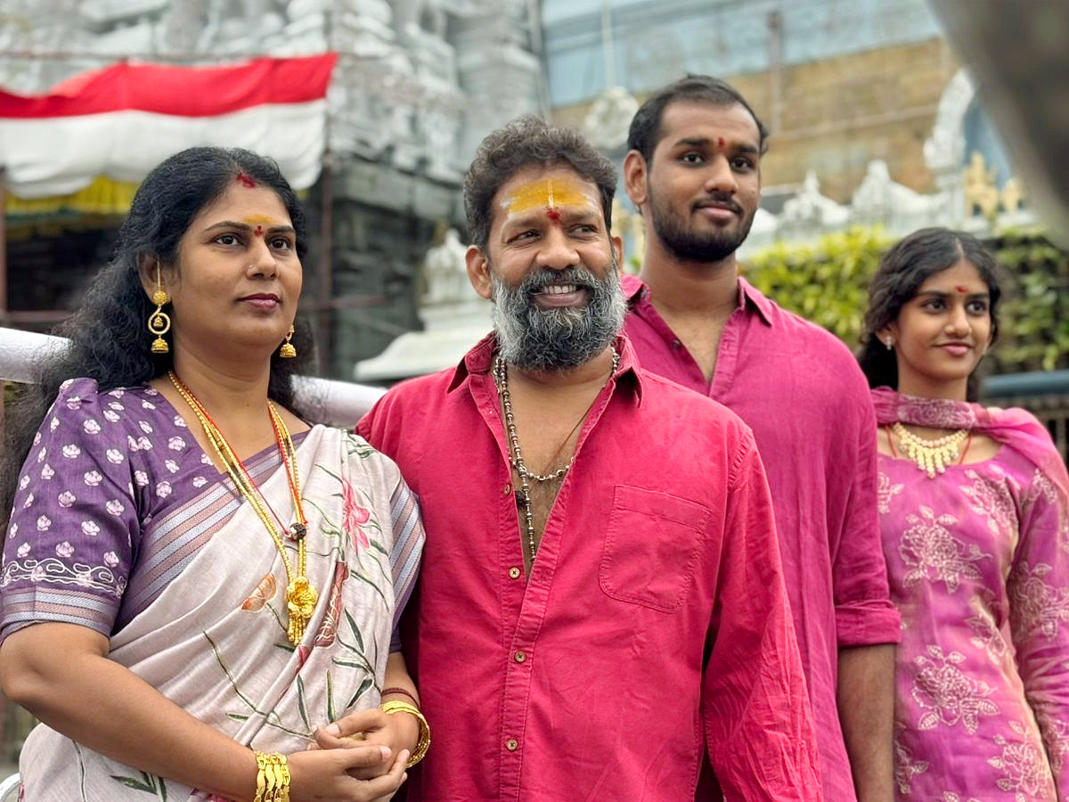 Tollywood Celebrities Visits Tirumala Tirupati Temple Photos17