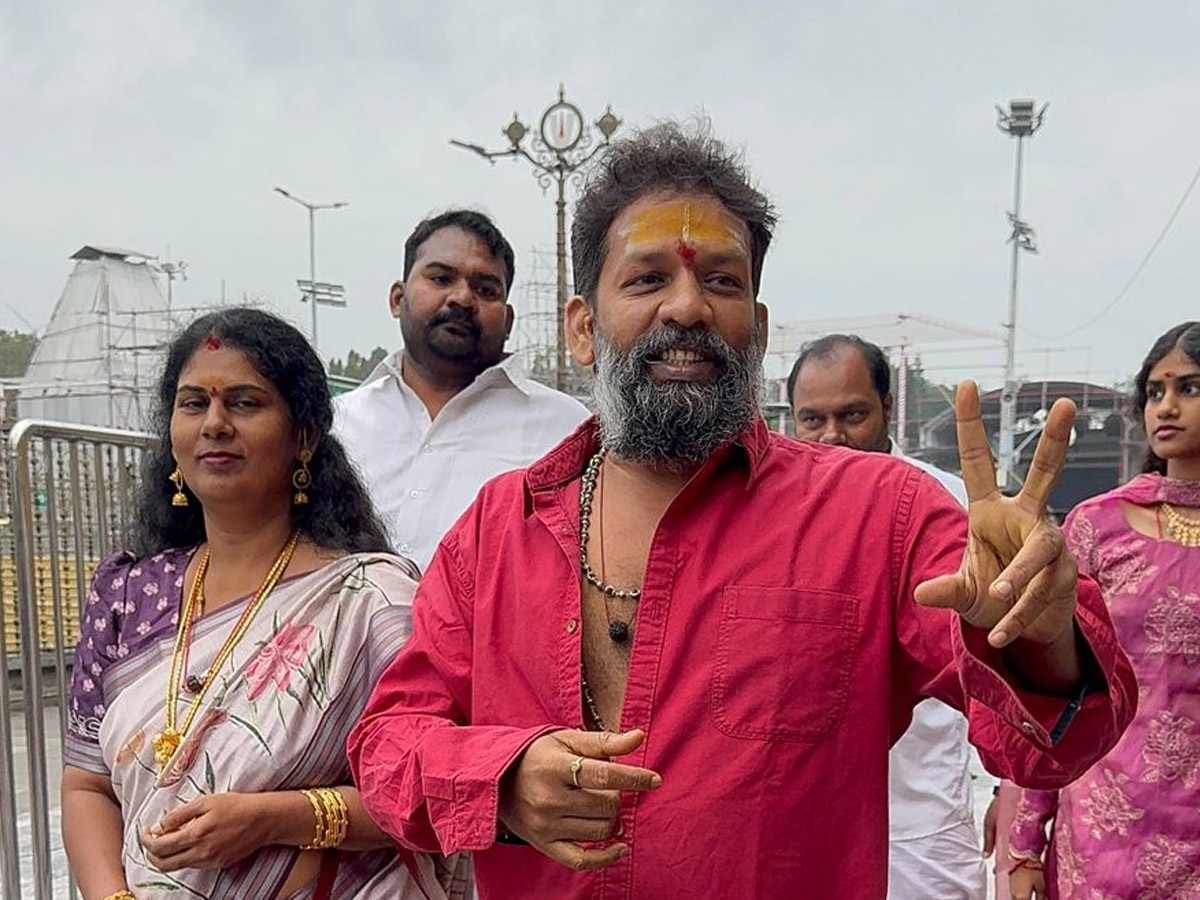 Tollywood Celebrities Visits Tirumala Tirupati Temple Photos19