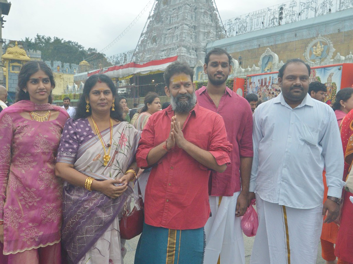 Tollywood Celebrities Visits Tirumala Tirupati Temple Photos3