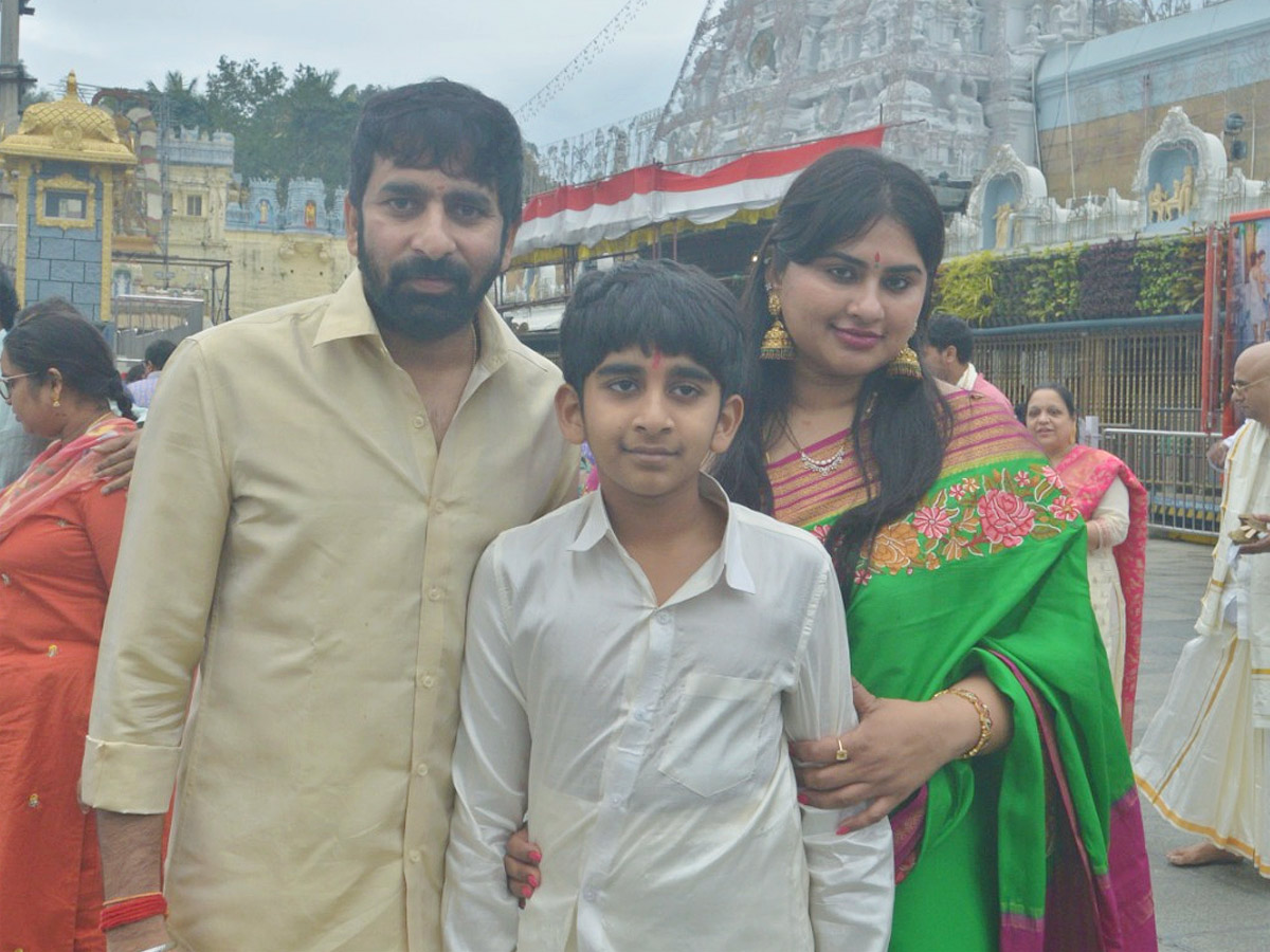 Tollywood Celebrities Visits Tirumala Tirupati Temple Photos8