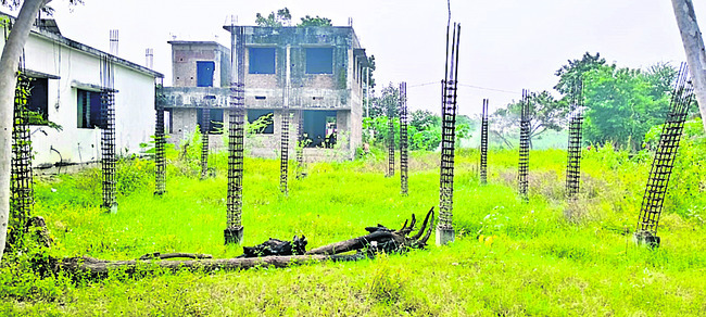 విత్తనాలు నేటికీ పంపిణీ చేయలేదు 
1