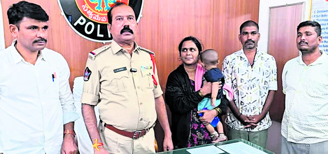 యాగంటీశ్వరుడి సేవలో తెలంగాణ హైకోర్టు న్యాయమూర్తి 2