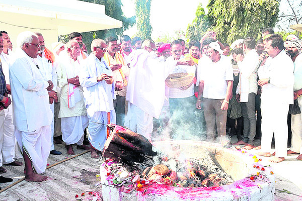 జనసంద్రమైన ‘దీక్ష భూమి’1