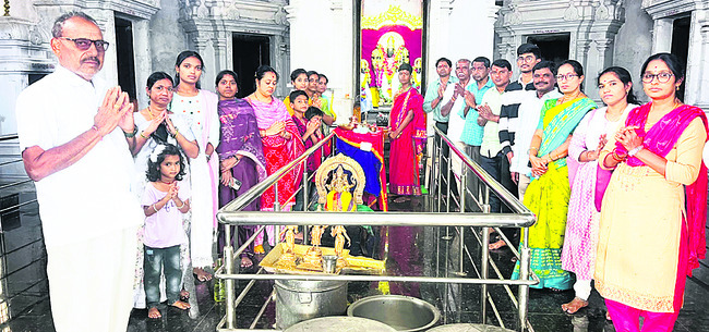 గురుకులాల్లో ప్రవేశాలకు ఆహ్వానం
1