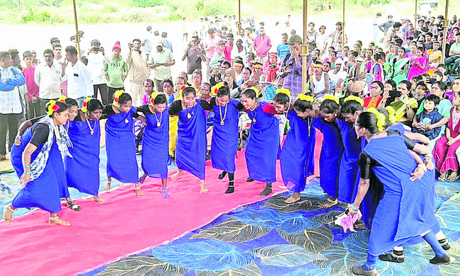 ఘనంగా ఆదివాసీ సంస్కృతి, సంప్రదాయ యువ సమ్మేళనం1