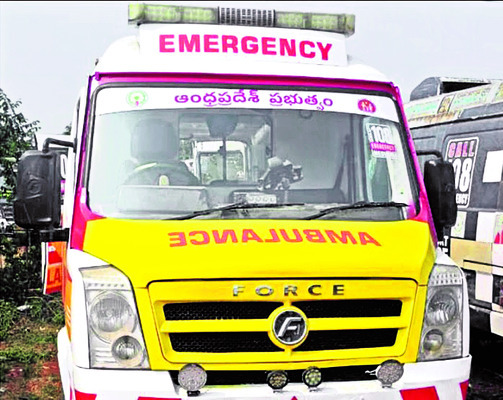 108 ఉద్యోగుల సమ్మె బాట2