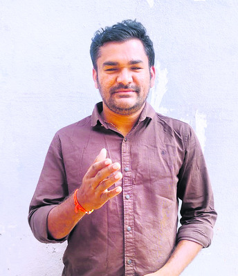 గ్రామానికి సేవ చేసేందుకే 1