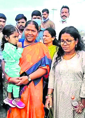 మేడారంలో ట్రాఫిక్‌ జామ్‌ 1