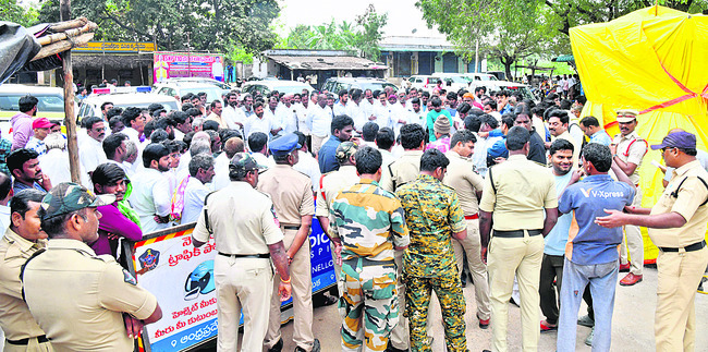 ప్రజా వ్యతిరేక నిర్ణయాలపై ఉద్యమిస్తాం 2