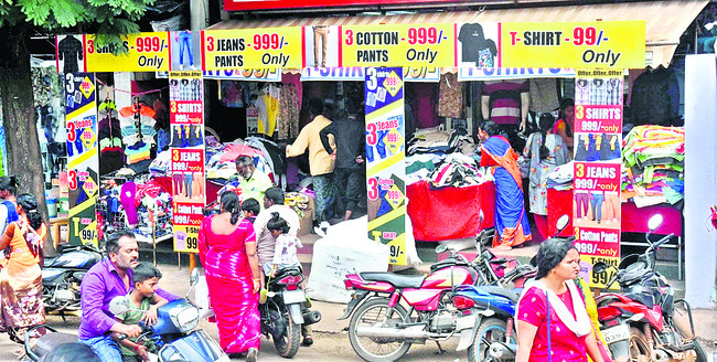 ‘సంక్రాంతి’ షాపింగ్‌ 
5