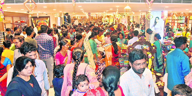 ‘సంక్రాంతి’ షాపింగ్‌ 
1