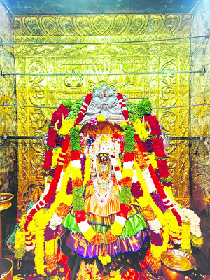 కిటకిటలాడిన బోయకొండ1