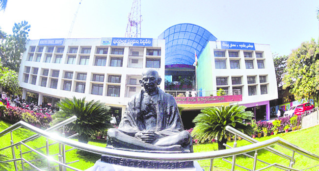 ఉన్నట్టా.. లేనట్టా!1