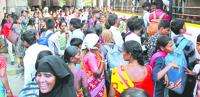 పండక్కి.. బస్సెక్కి..1