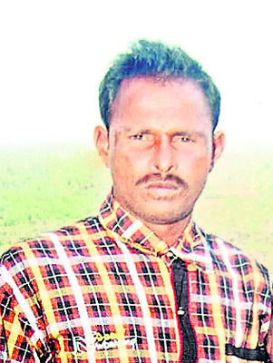 సముద్రంలో మత్స్యకారుడు గల్లంతు 1