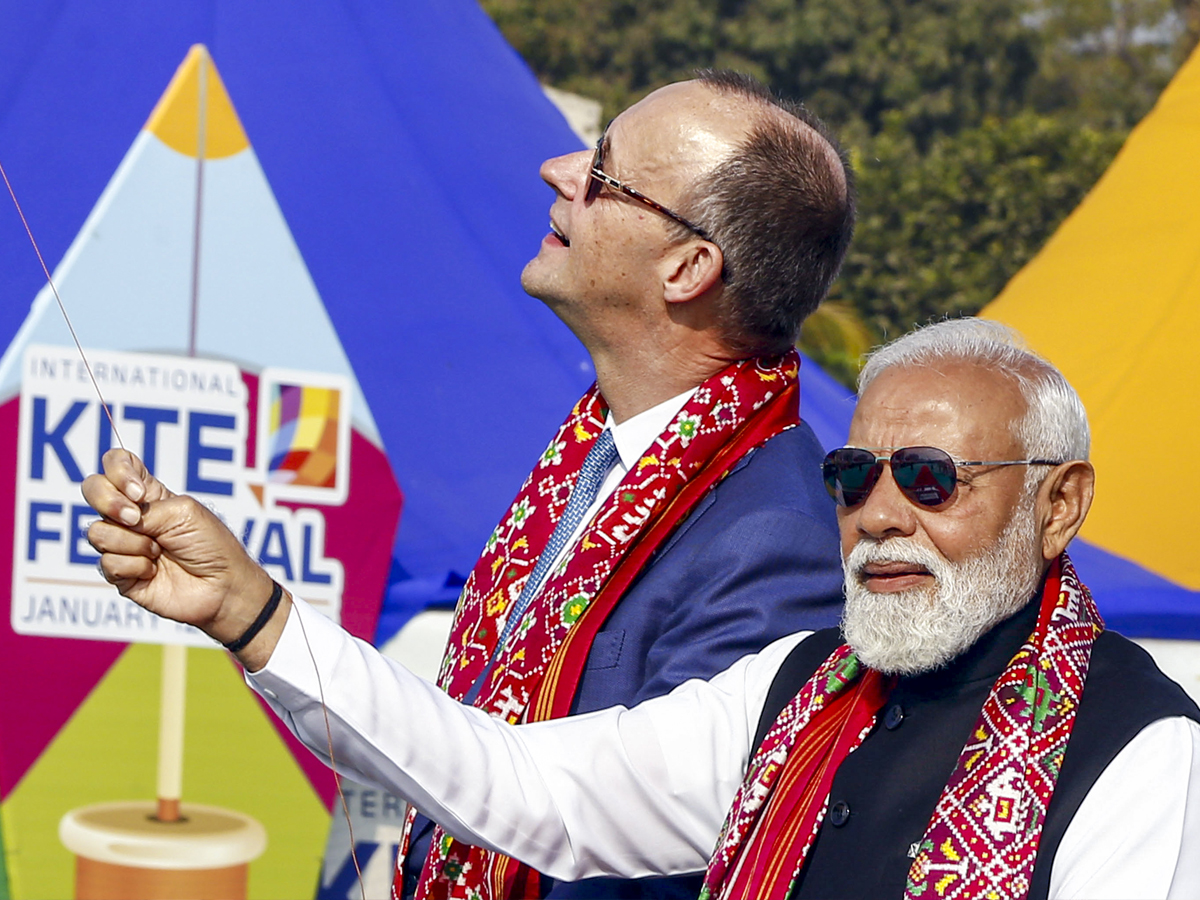 PM Modi kicks off International Kite Festival Photos3